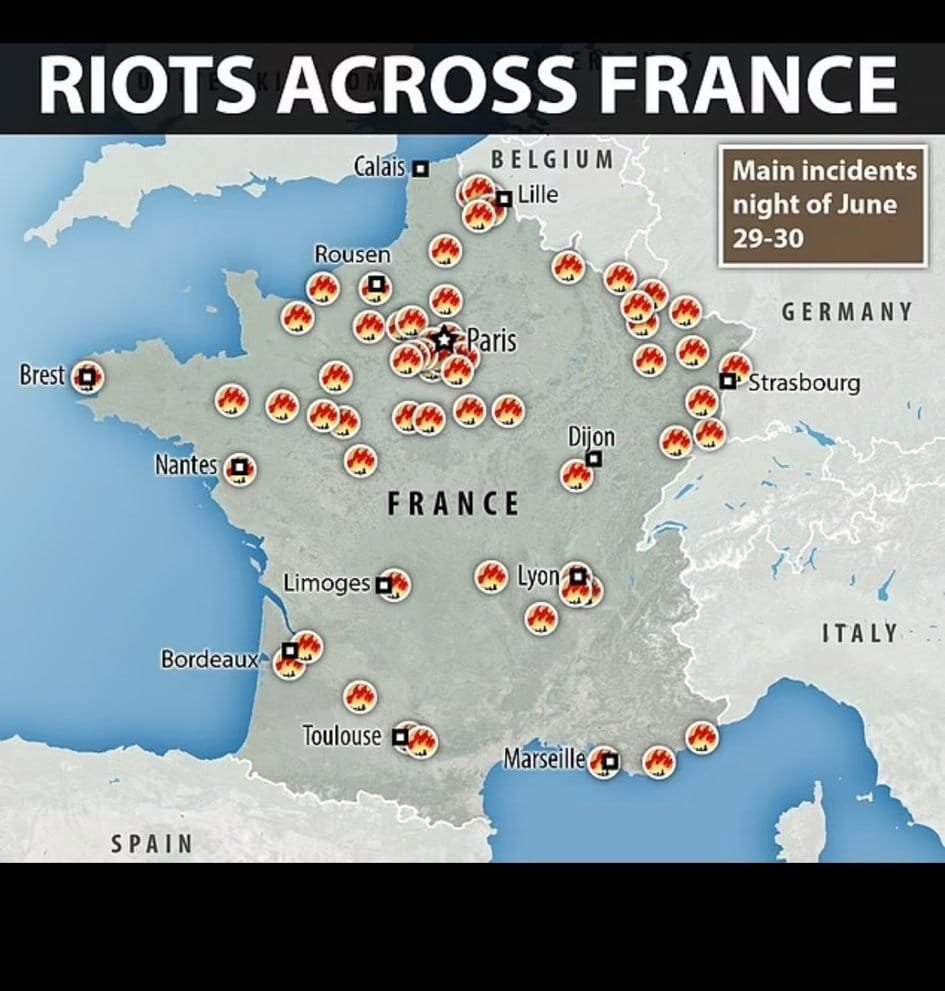 France last night: 41 police stations attacked 79 police injured 2560 fires in streets 1360 cars burnt 234 buildings burnt 45,000 police deployed
#FranceRiots #FranceHasFallen #franceViolence #FranceProtest